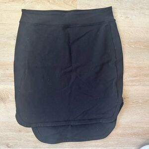 Lululemon Black Women’s Skirt - Classic Pull-On Style